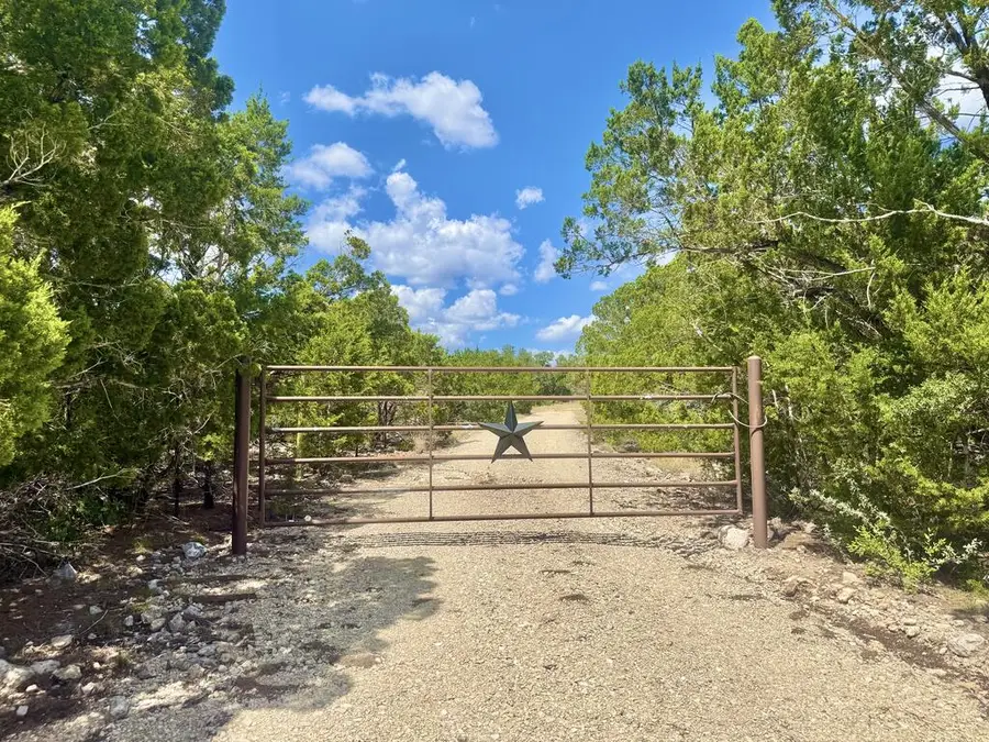 328 Colt Valley Rd, Fredericksburg, TX 78624 - #2