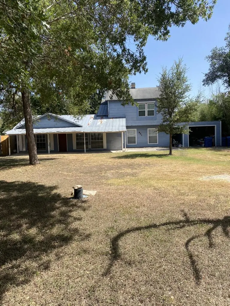 851 Tivy St, Kerrville, TX 78028 - #2
