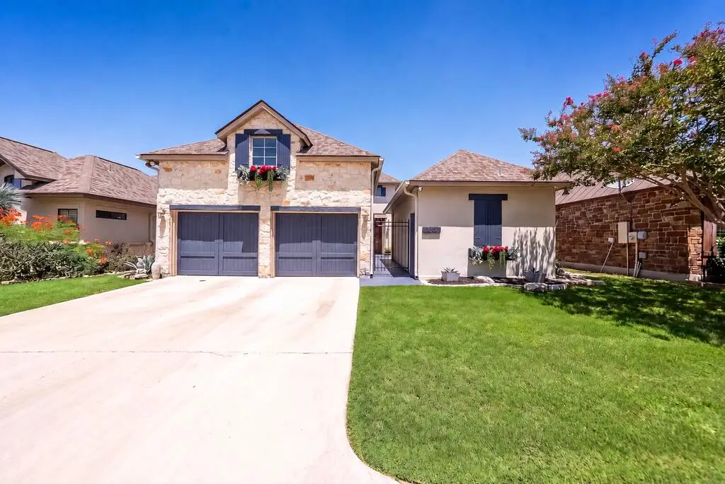 2893 Rock Barn Dr, Kerrville, TX 78028 - #1