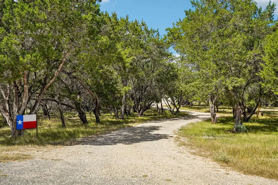 1119 Monroe Dr, Kerrville, TX 78028 - #3