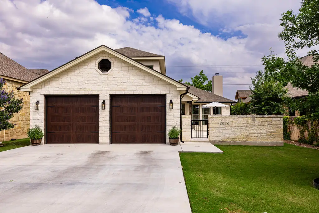 2876 Rock Barn Dr, Kerrville, TX 78028 - #1