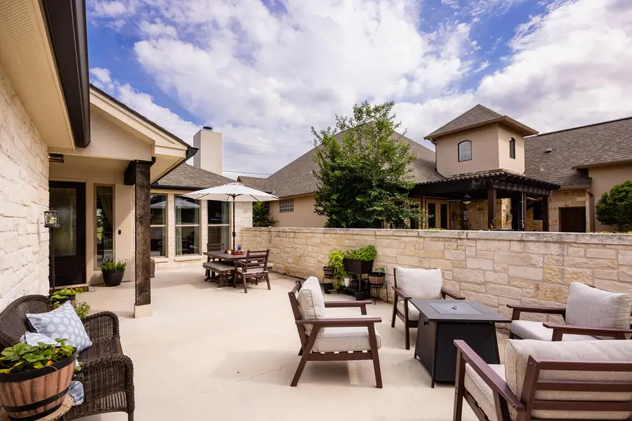 2876 Rock Barn Dr, Kerrville, TX 78028 - #3
