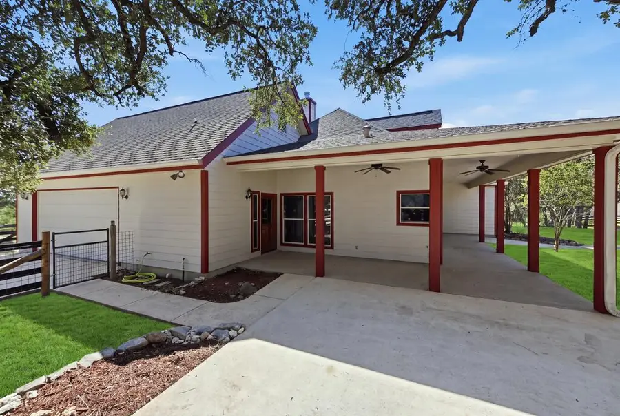 514 Burning Sunrise Dr, Bandera, TX 78003 - #2