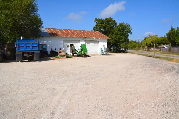 101 Morgan St, Ingram, TX 78025