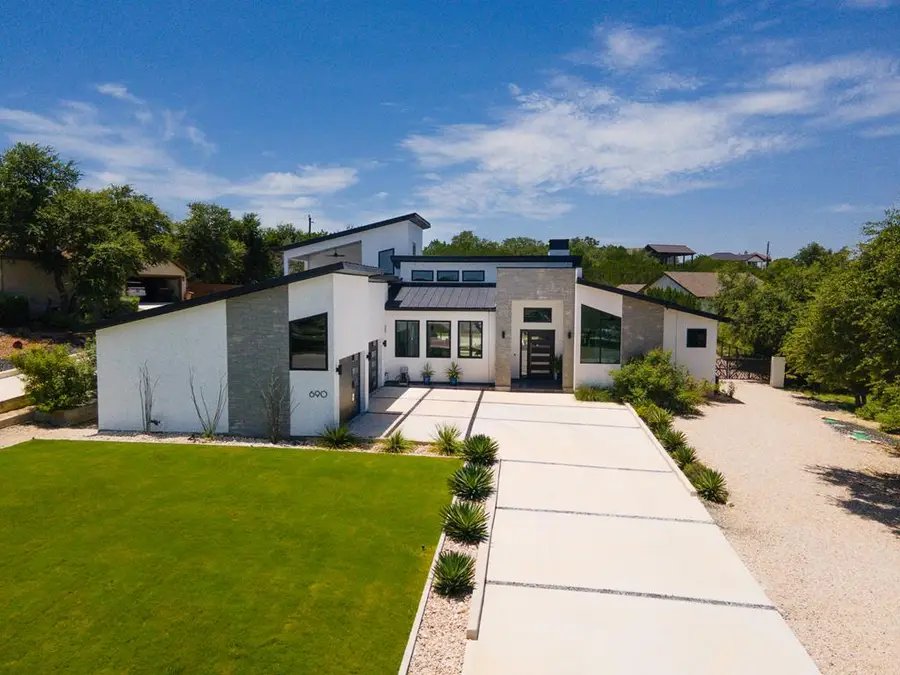 690 Kings Point Dr, Canyon Lake, TX 78133 - #2