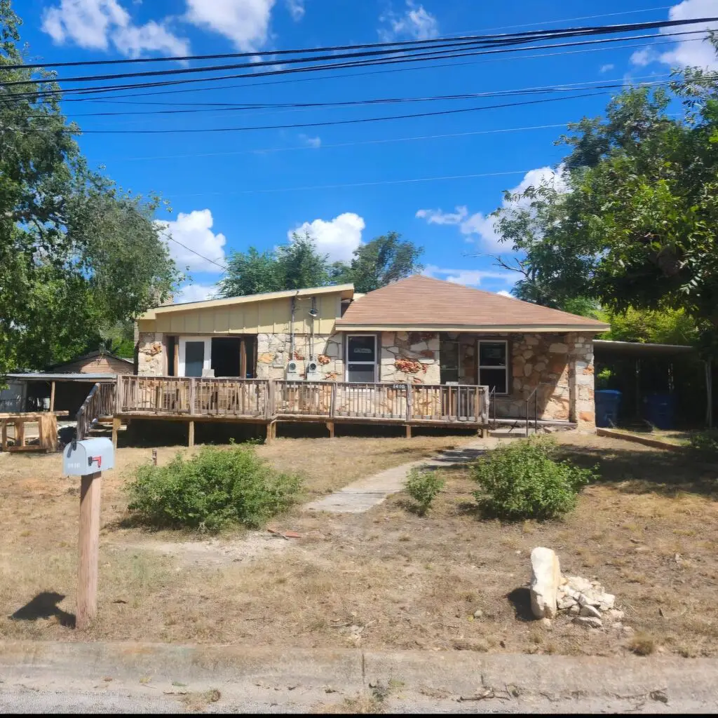 1416 Fifth St, Kerrville, TX 78028 - #1