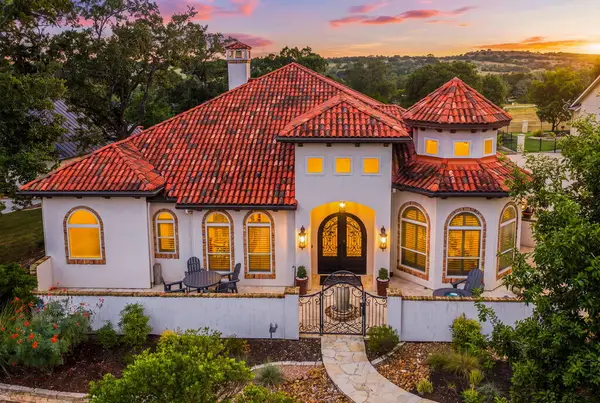 1080 Pinnacle View Dr, Kerrville, TX 80758