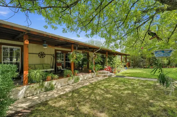 201 S Sierra Rd, Kerrville, TX 78028