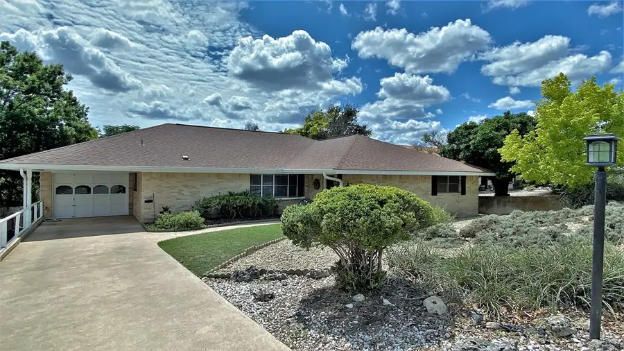 216 Loma Vista Dr, Kerrville, TX 78028 - #2
