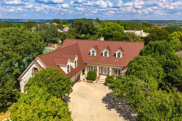 241 Highridge Dr, Kerrville, TX 78028