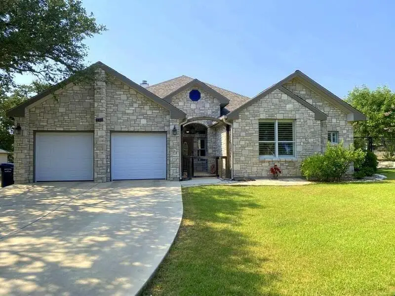 235 S Skye Dr, Kerrville, TX 78028 - #2