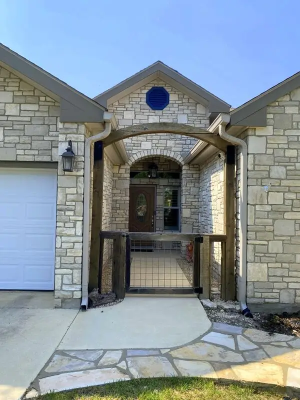 235 S Skye Dr, Kerrville, TX 78028 - #3