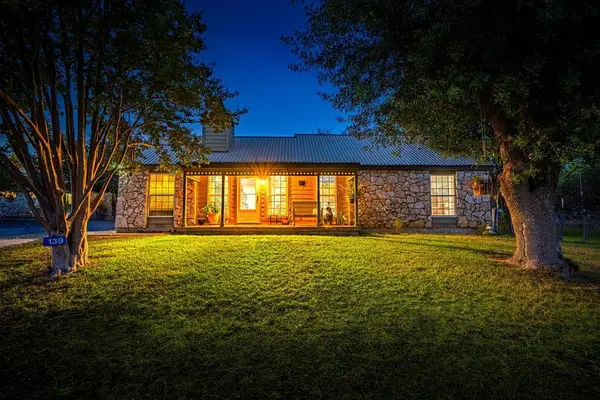 139/143 Eickenroht, Ingram, TX 78025