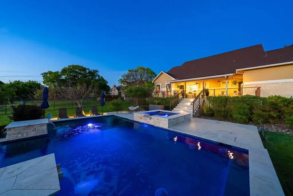 194 Mull Rd, Kerrville, TX 78028 - #1