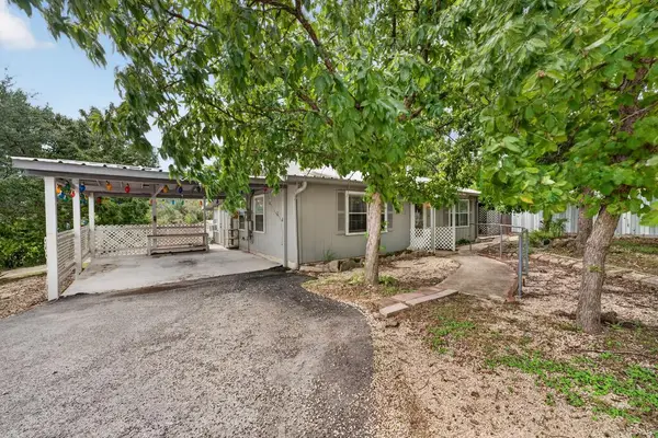 1516 Ranchero Rd, Kerrville, TX 78028