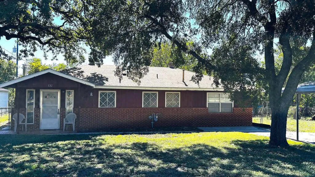 132 E Oak Way, Kerrville, TX 78028 - #1
