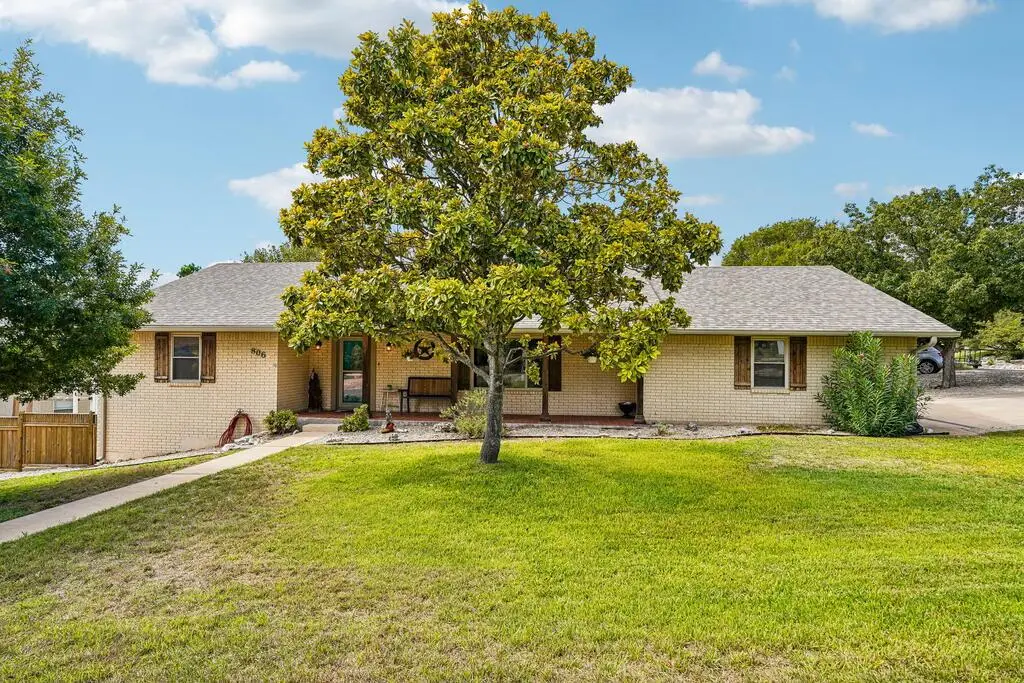 806 Alamo Dr, Kerrville, TX 78028 - #1