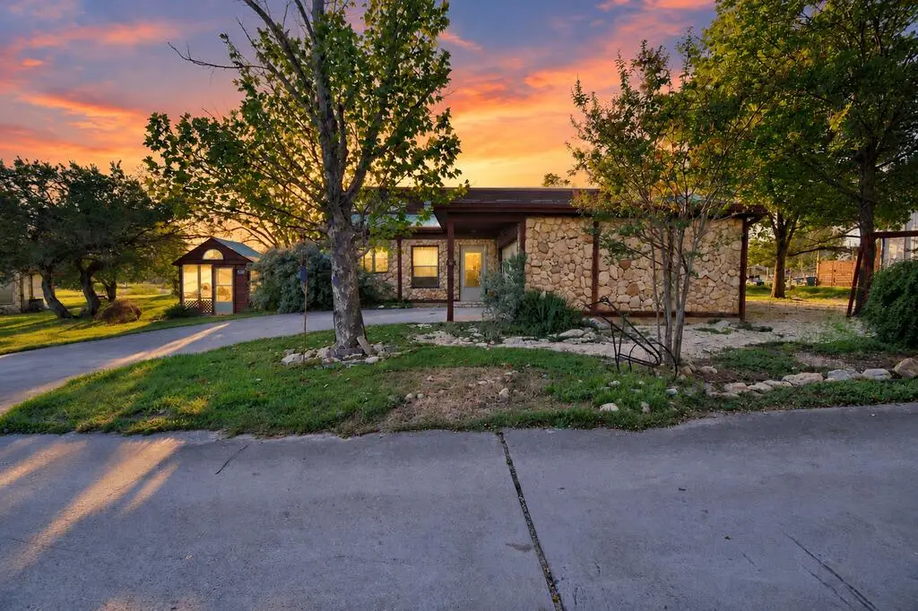 9 E River Oaks Lane, Ingram, TX 78025 - #1