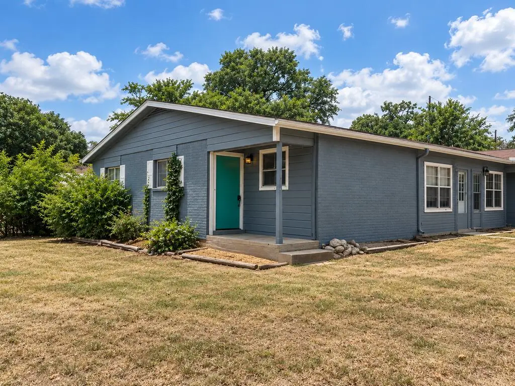 100-A Hilltop Dr, Kerrville, TX 78028 - #1