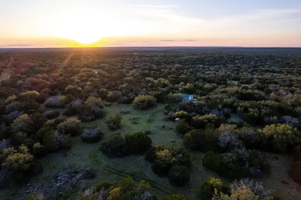 225 Lost Man Rd, Mountain Home, TX 78058