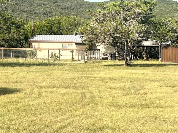 1174 Old Rocksprings Rd, Leakey, TX 78873