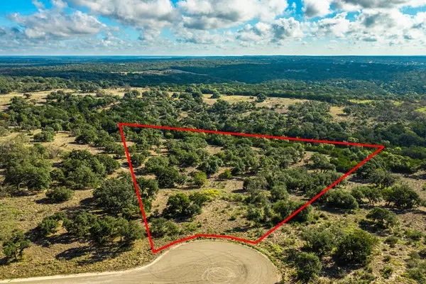 19 Mayers Ridge Dr, Kerrville, TX 78028