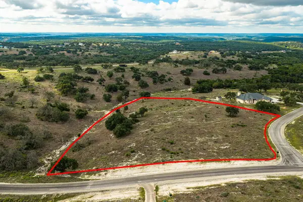79 Cattlemans Crossing Dr, Kerrville, TX 78028