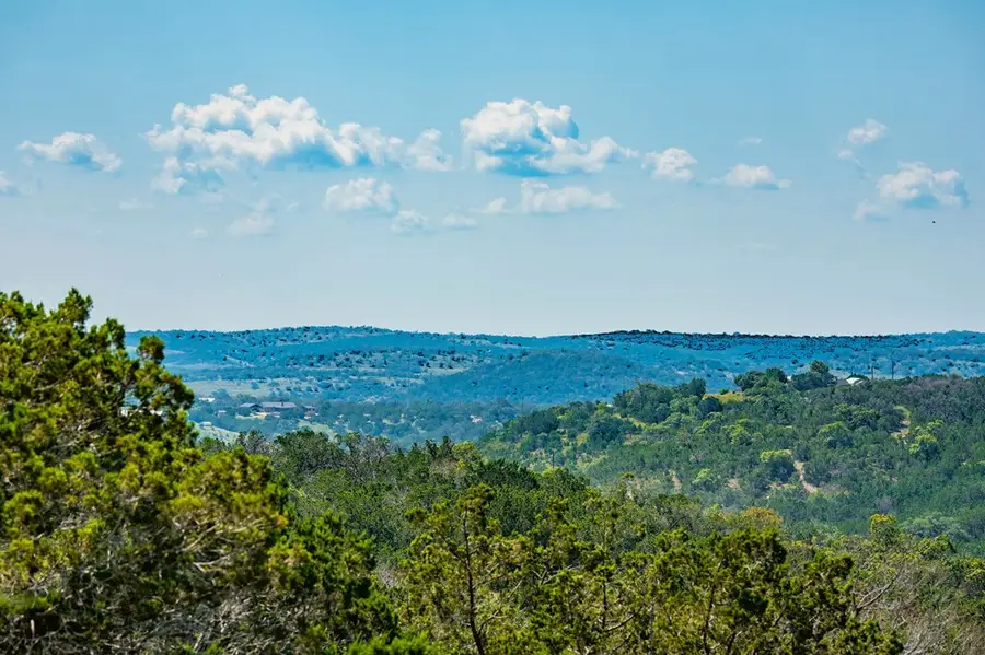 2000 Calcote Rd, Kerrville, TX 78028 - #3