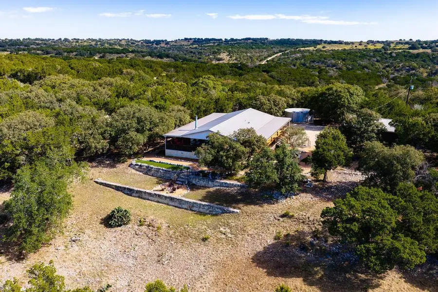 240 Pikes Peak, Kerrville, TX 78028 - #2