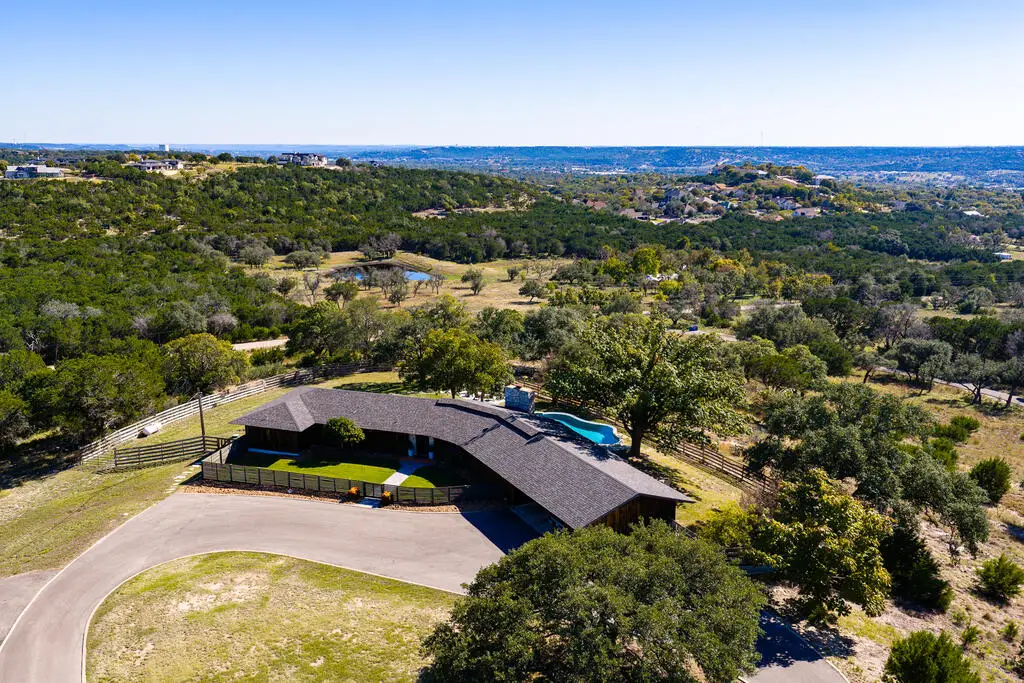300 Doris Dr, Kerrville, TX 78028 - #1