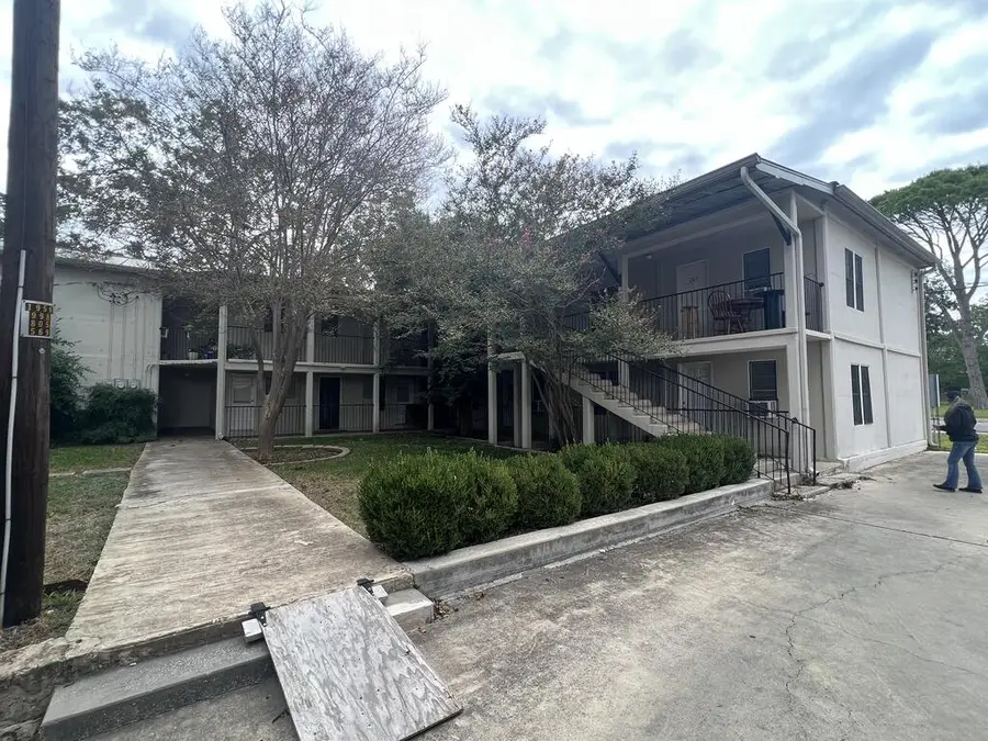 625 Earl Garrett, Kerrville, TX 78028 - #3