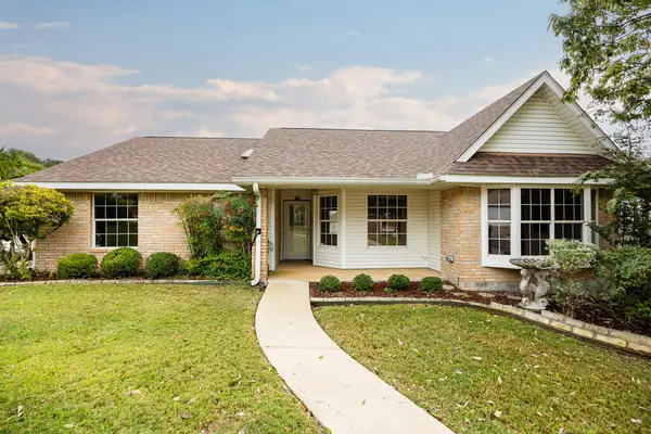 1220 Victory Lane, Kerrville, TX 78028