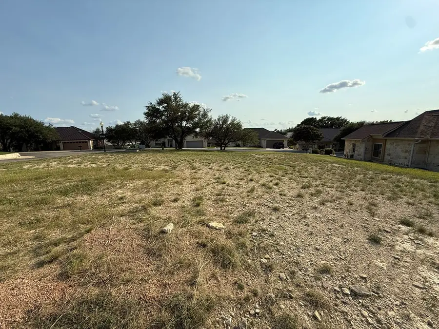 1902 Valencia Dr, Kerrville, TX 78028 - Image #3