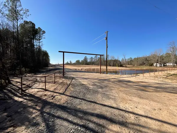 Lot 19 El Ranchos Rojas Rd, Marshall, TX 75672