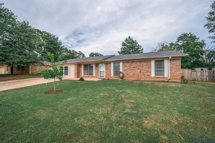 305 Dalee Dr, Hallsville, TX 75650 - Image #2