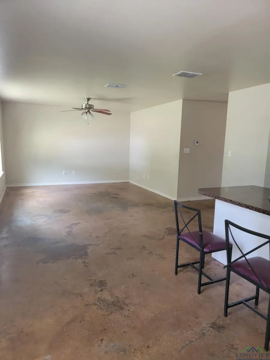 155 & 157 W Holt Street, New London, TX 75682 - Image #2