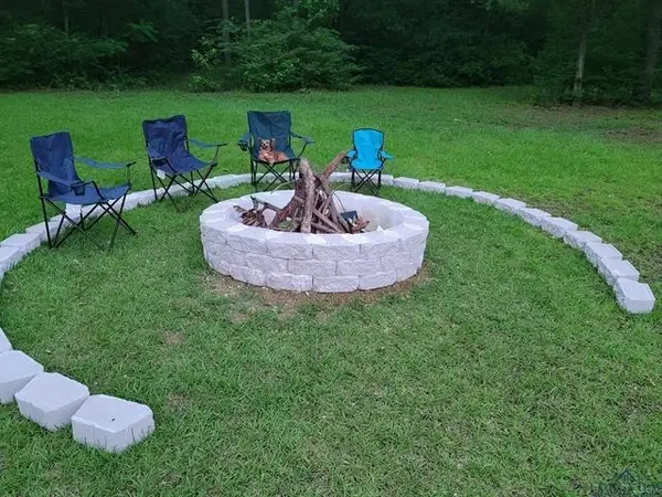 1114 VANCE ST, Hughes Springs, TX 75656