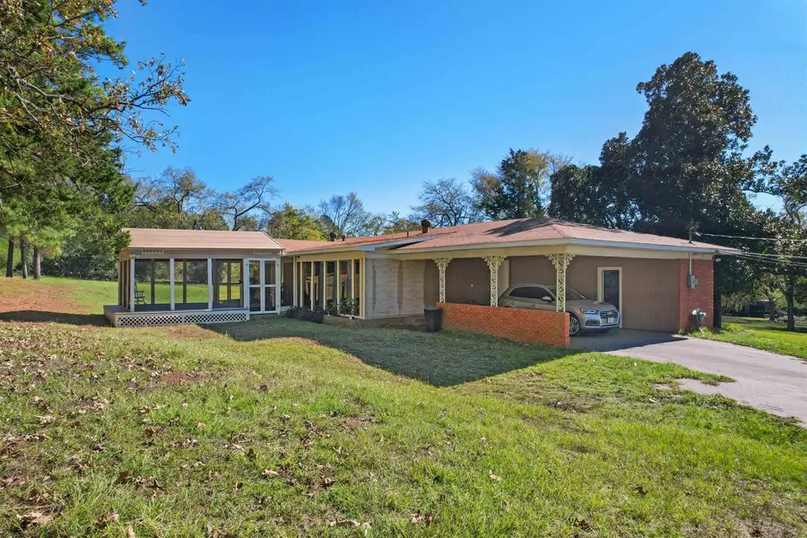 1114 VANCE ST, Hughes Springs, TX 75656 - Image #3