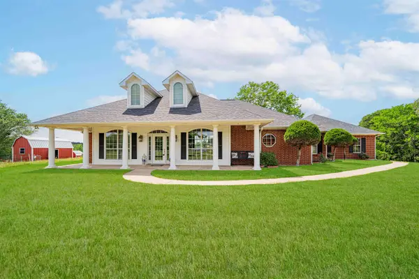 1855 Phillips Springs Rd, Gladewater, TX 75647