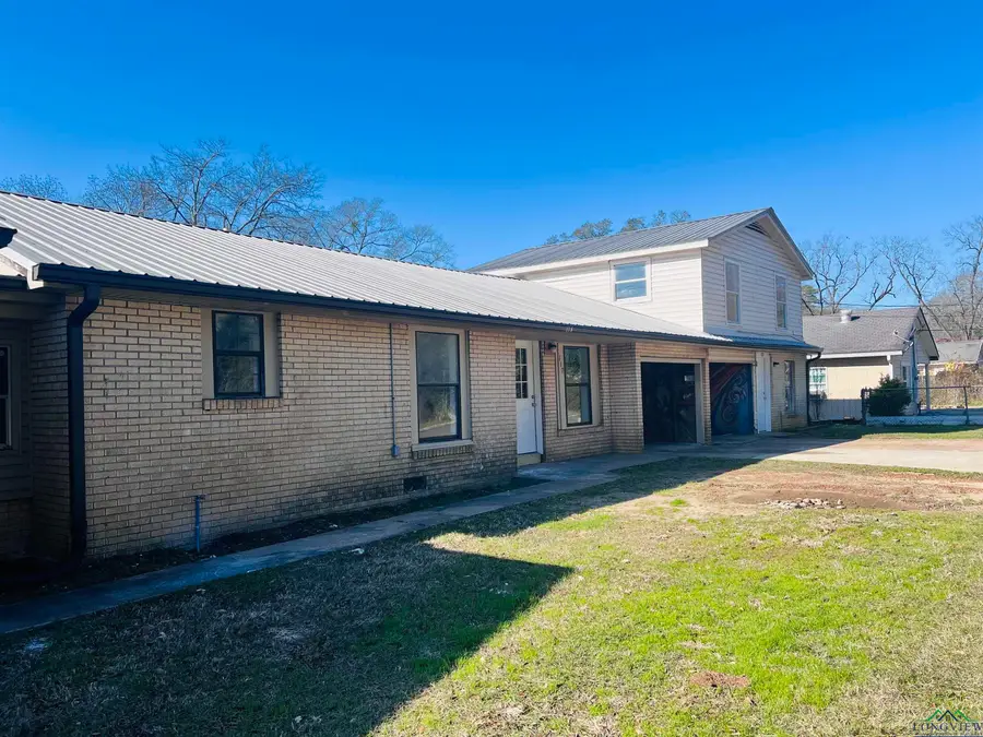 620 Logansport Street, Center, TX 75935 - Image #2