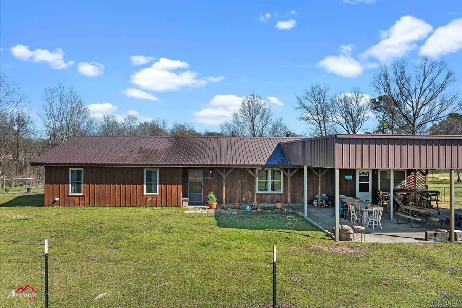 8266 ST HWY 7 E, Joaquin, TX 75954-9553 - Image #2