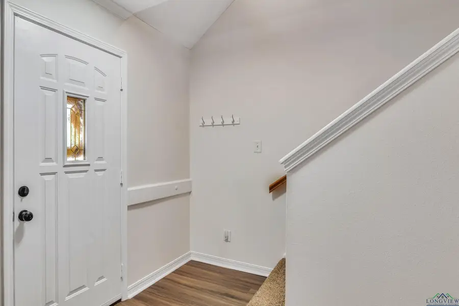 2505 W Gay Avenue, Gladewater, TX 75647 - #3