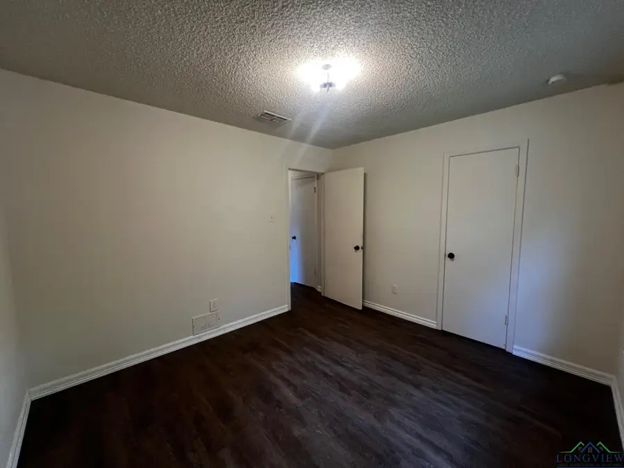 204 Cedarcrest Dr., Marshall, TX 75672 - Image #2