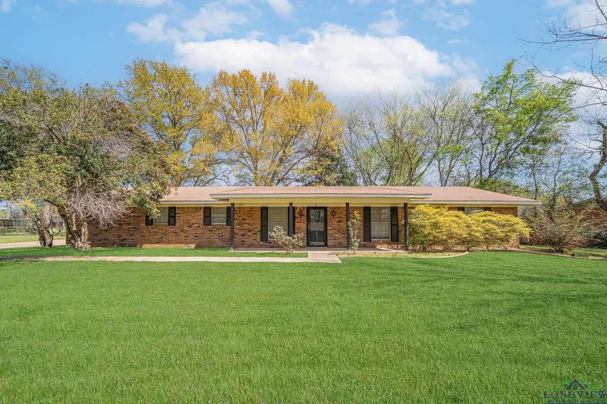 105 Sherwood Dr, Longview, TX 75605 - Image #1