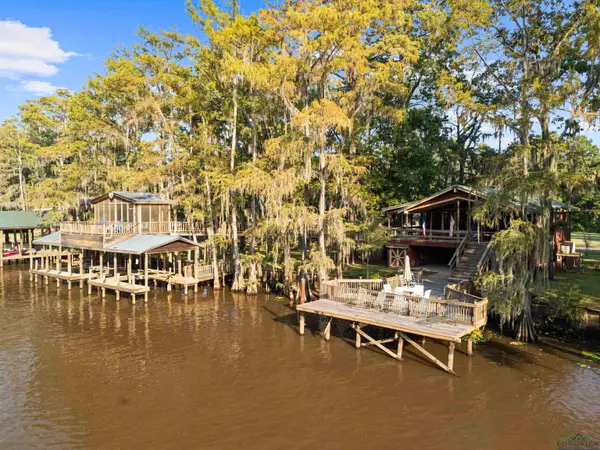 4175 Cypress Village Rd, Karnack, TX 75661