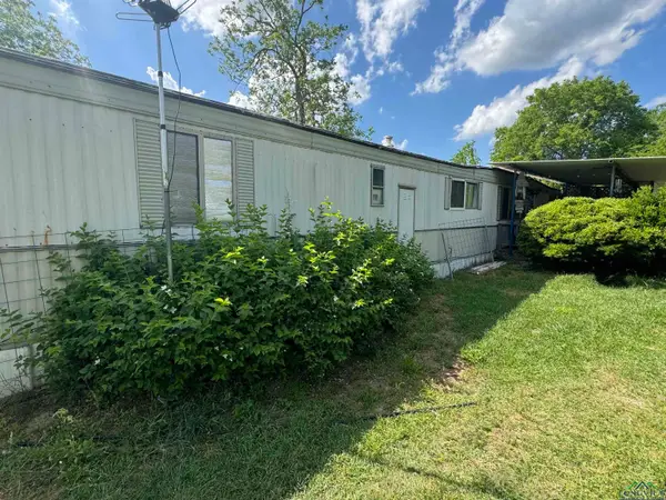 1103 Long St, Gladewater, TX 75647