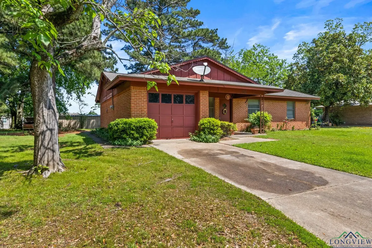 104 HILLTOP DR, Naples, TX 75568 - Image #1