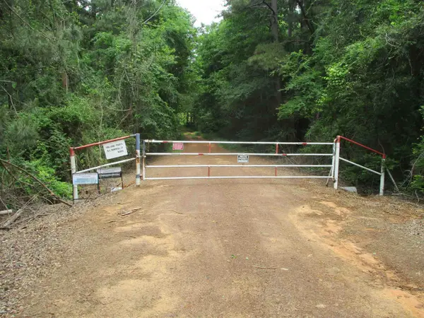 3200 block cr 102 W, New London, TX 75782-00