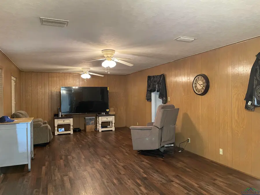 411 E Carolanne Blvd, Marshall, TX 75672 - Image #3