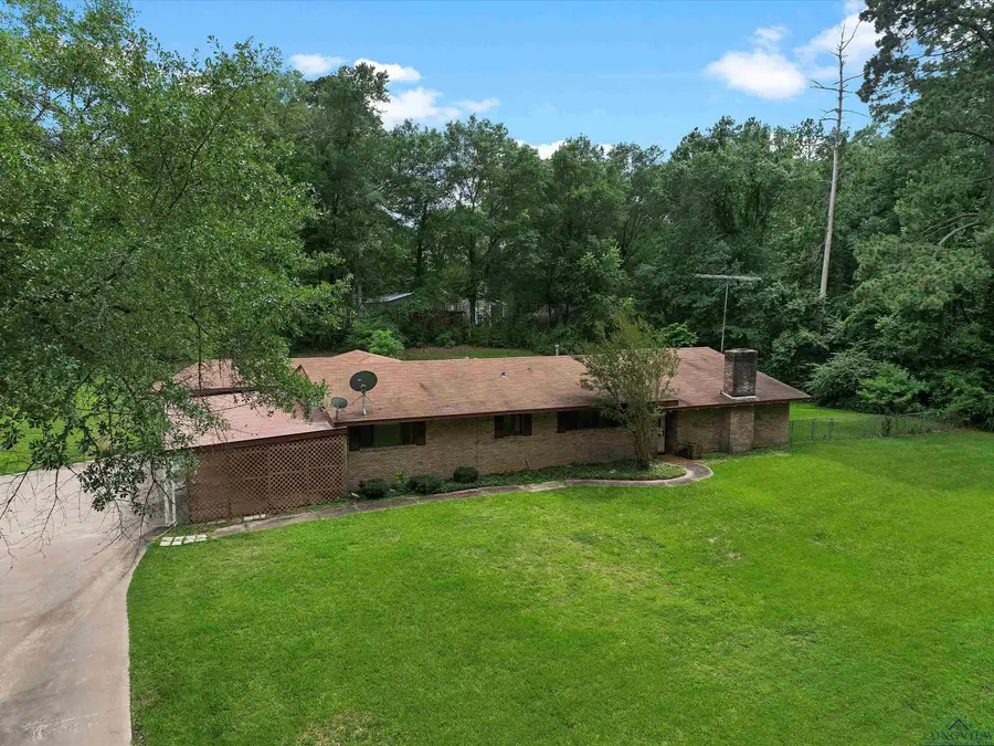 1320 Pinehill Drive, Jefferson, TX 75657 - Image #3